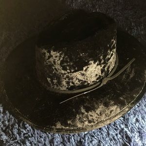 Velvet black hat forever 21
